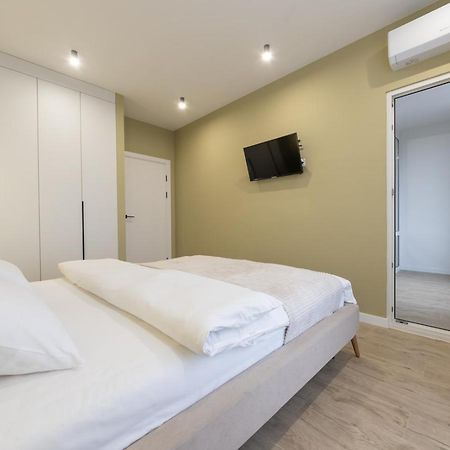 Luxury apartment near metro station Osokorky Kiev Eksteriør bilde