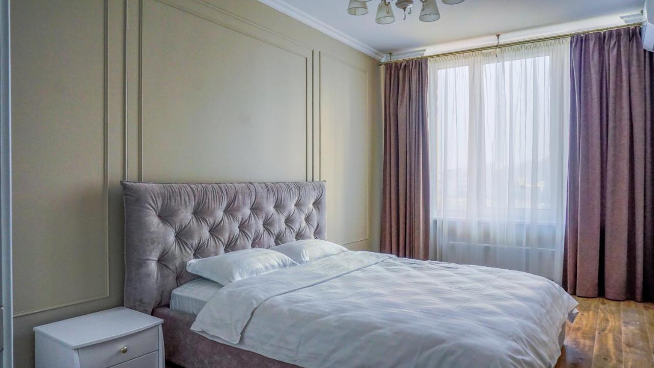 Luxury apartment near metro station Osokorky Kiev Eksteriør bilde