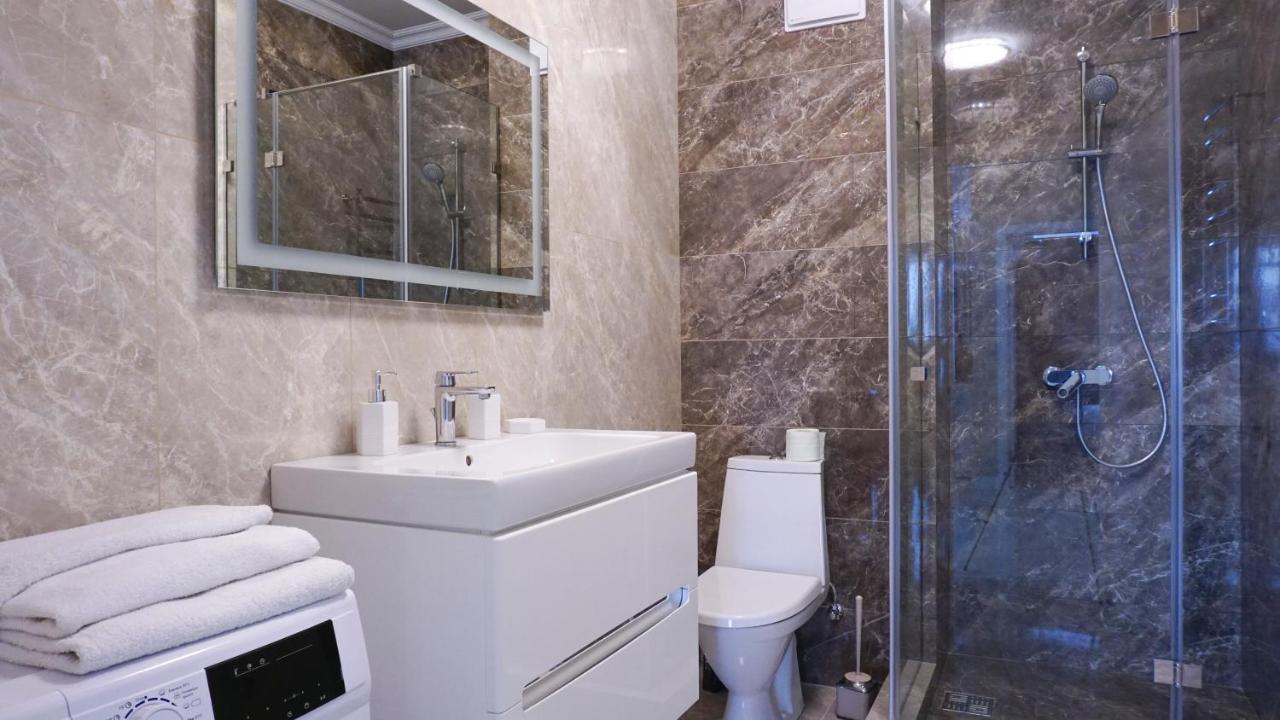 Luxury apartment near metro station Osokorky Kiev Eksteriør bilde