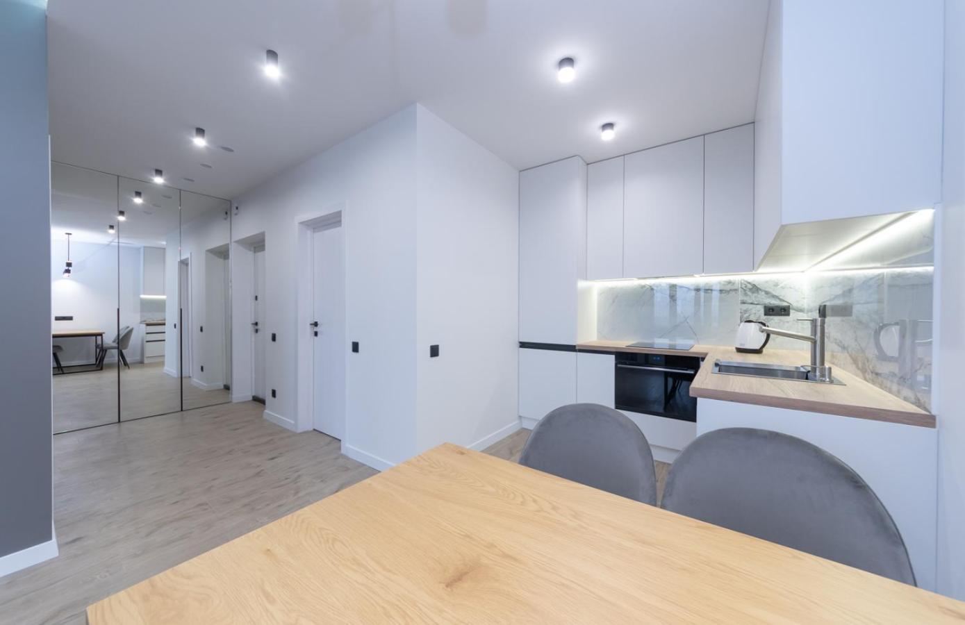 Luxury apartment near metro station Osokorky Kiev Eksteriør bilde