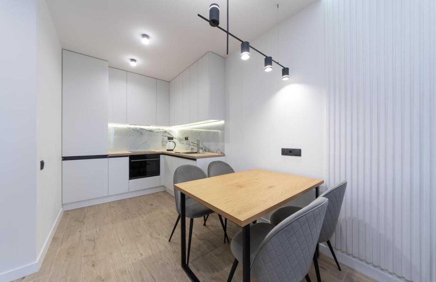 Luxury apartment near metro station Osokorky Kiev Eksteriør bilde