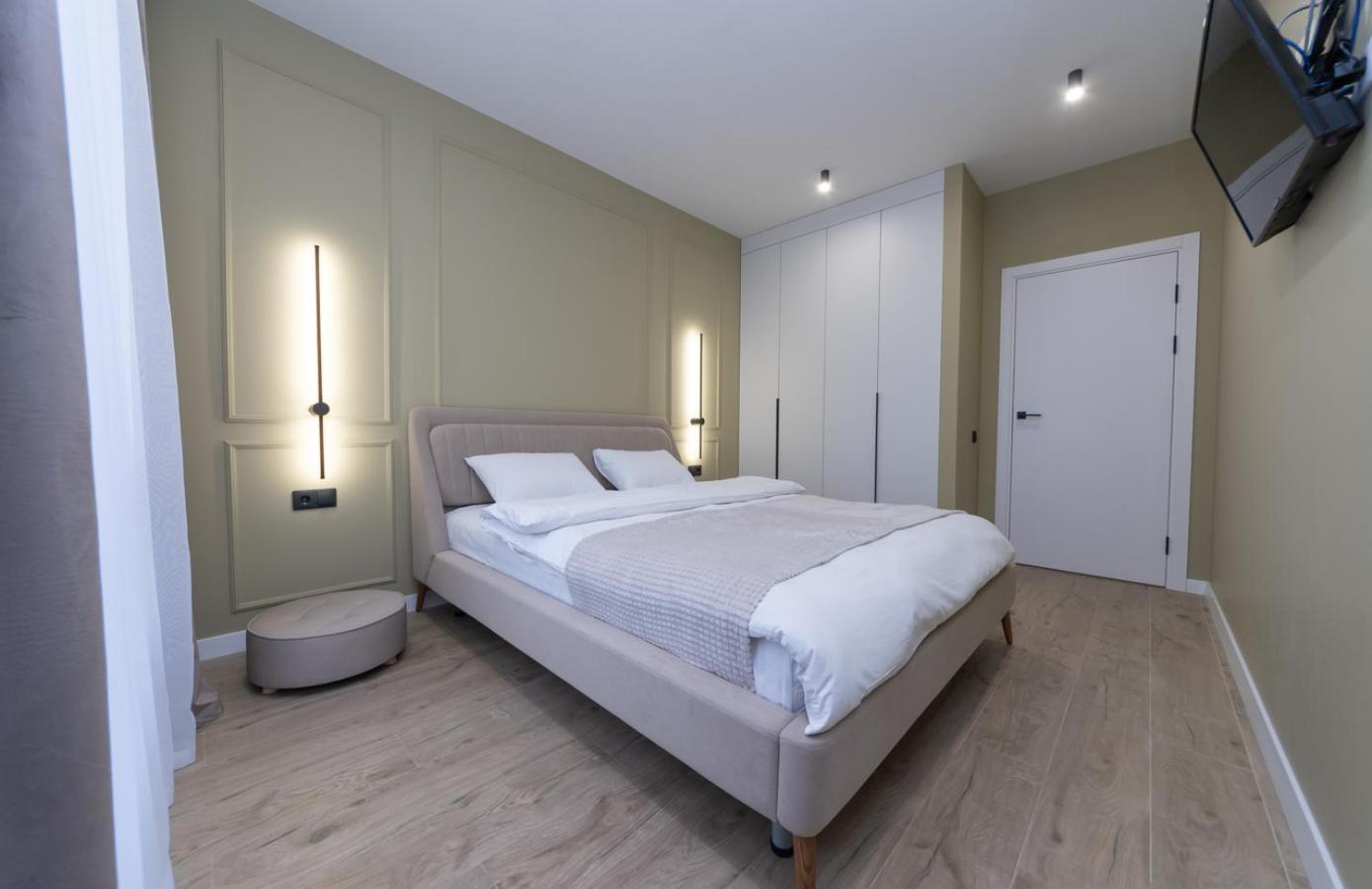Luxury apartment near metro station Osokorky Kiev Eksteriør bilde